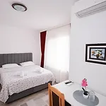 Family Alex Hotel Zlatograd
