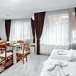Family Alex Hotel 2*