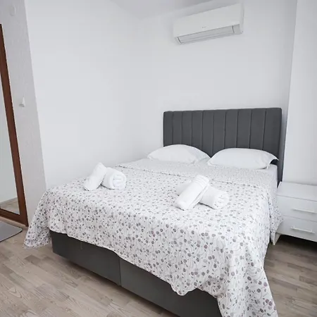 Ξενοδοχείο Family Alex 2*